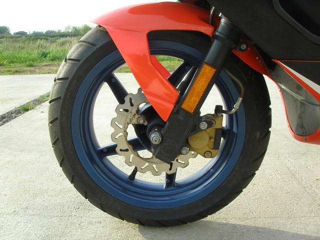 Купить мотоцикл Aprilia SR50 2000 фото 12